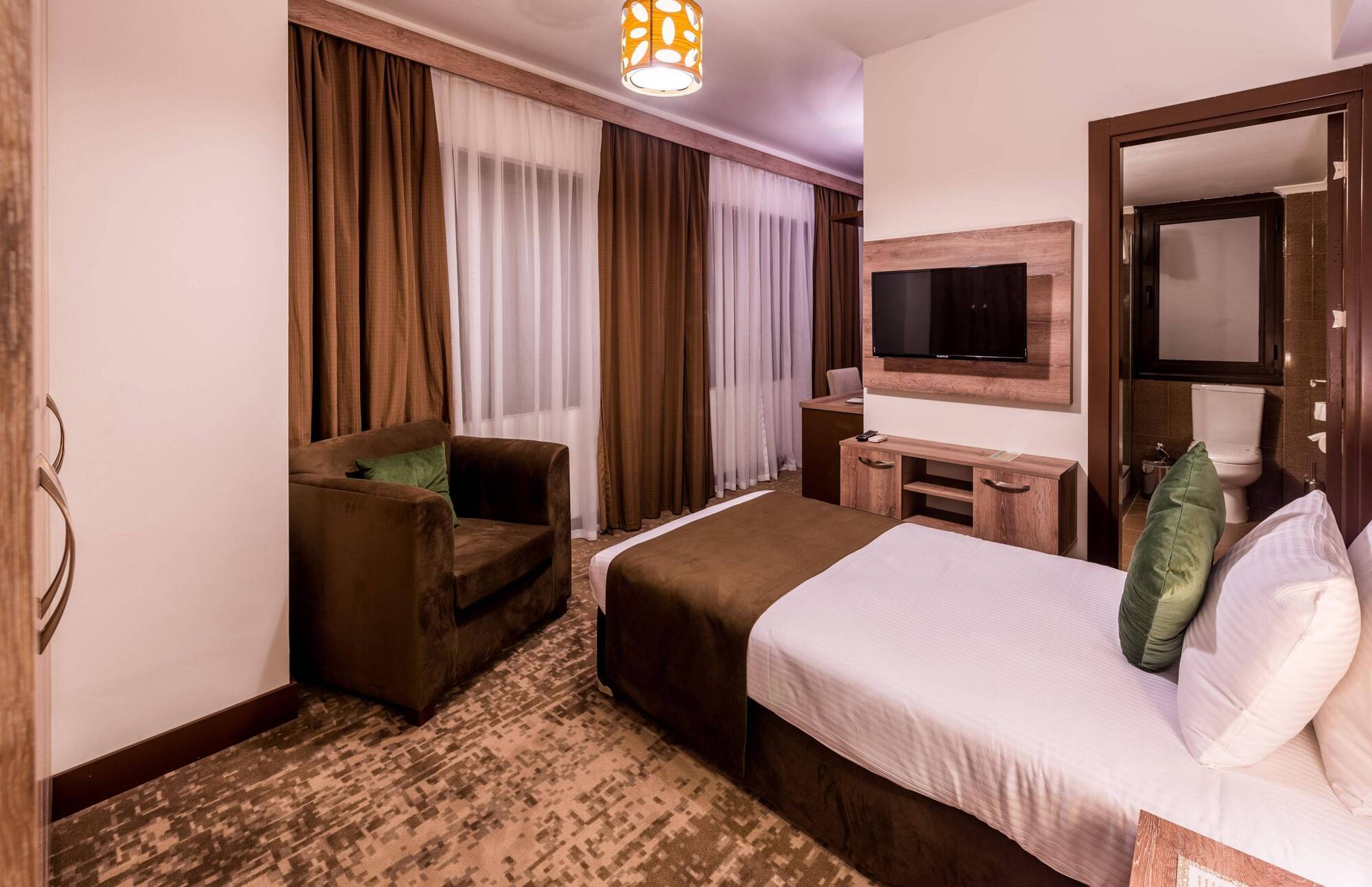 Oscar Park Hotel Next To Antic City Salamis Famagusta  Exteriör bild